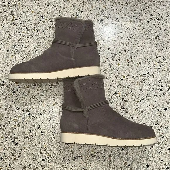 NWT Jack Rogers grey gray ugg style boot fur waterproof 9.5