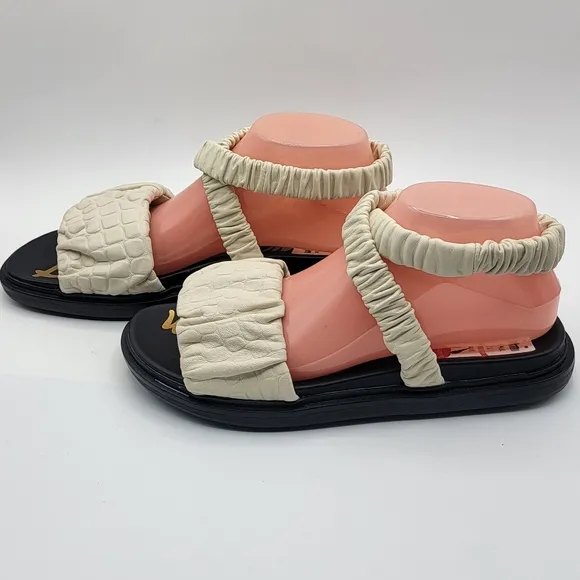 NWT!!Sam Edelman Cream and Black Women's Sandals SIZE 8. #1409