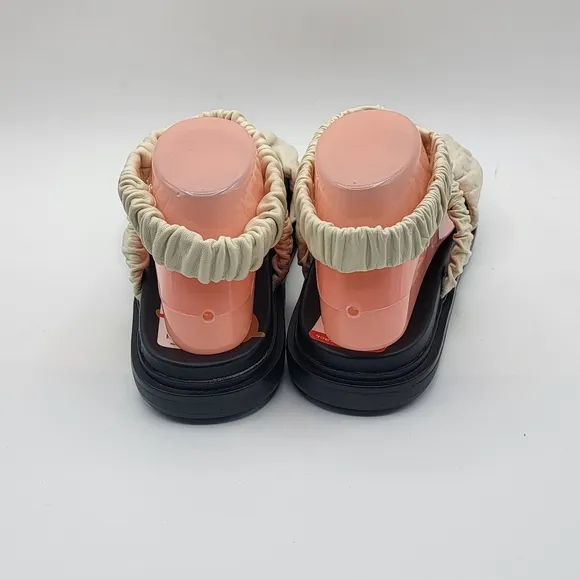 NWT!!Sam Edelman Cream and Black Women's Sandals SIZE 8. #1409