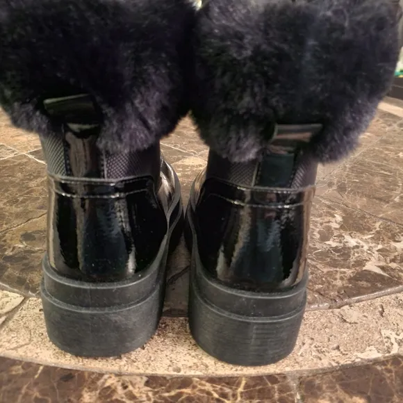 Olivia Miller Women's Fashion Boots Black Shiny Faux Leather &amp; Sherpa 6.5