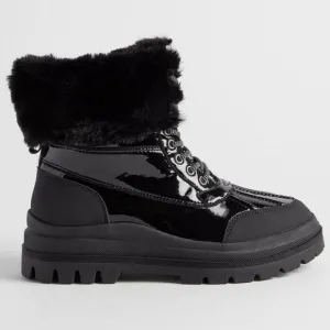 Olivia Miller Women's Fashion Boots Black Shiny Faux Leather &amp; Sherpa 6.5