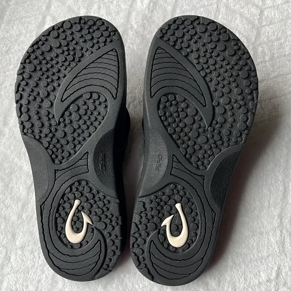 OLUKAI Hokua Mens Beach Flip-Flop.