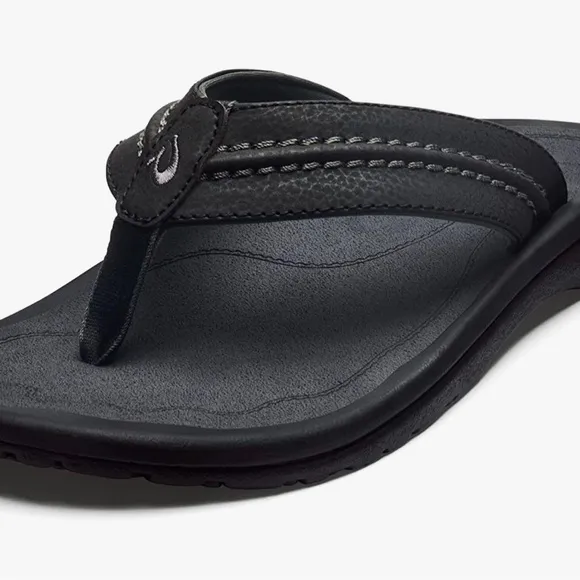 OLUKAI Hokua Mens Beach Flip-Flop.