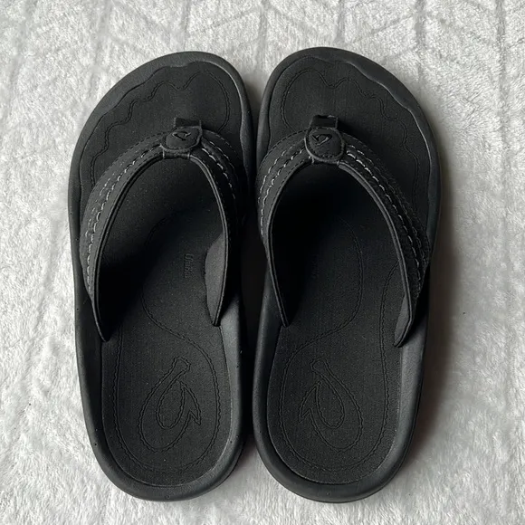 OLUKAI Hokua Mens Beach Flip-Flop.