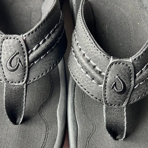 OLUKAI Hokua Mens Beach Flip-Flop.