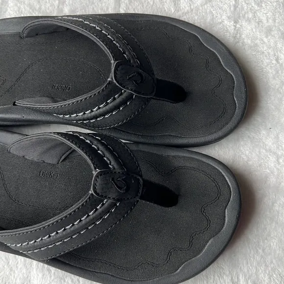 OLUKAI Hokua Mens Beach Flip-Flop.