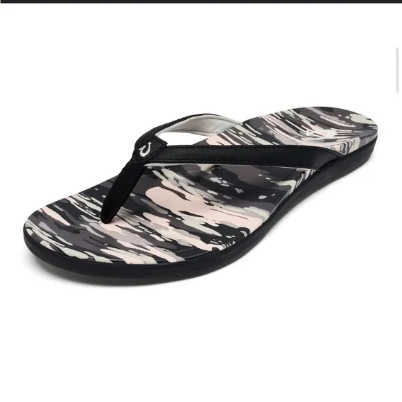 OluKai Ho’opio Hau Women’s Beach Sandals
