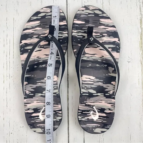 OluKai Ho’opio Hau Women’s Beach Sandals