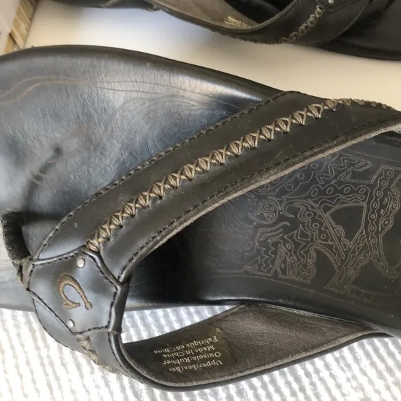 OluKai Mea Ola Men’s Black Leather Sandals
