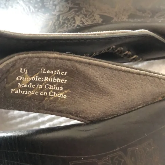 OluKai Mea Ola Men’s Black Leather Sandals