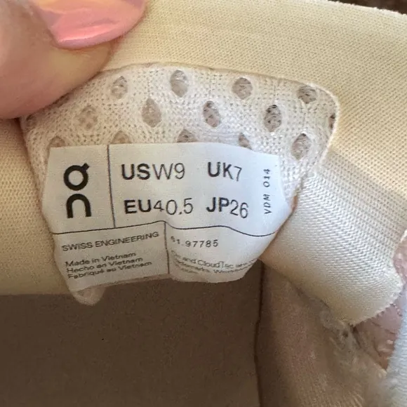 On Cloud Monster Women’s sz  9.5 &amp; 9.0 Cream Running Shoes NIB
