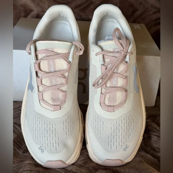 On Cloud Monster Women’s sz  9.5 &amp; 9.0 Cream Running Shoes NIB