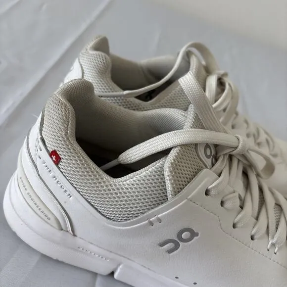 On the Roger Advantage Women's Size 7.5 White/Rosehip Running Shoes Walk Skate