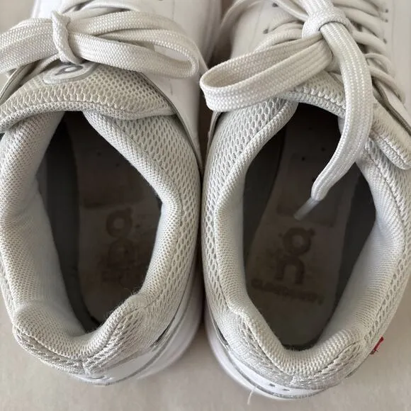 On the Roger Advantage Women's Size 7.5 White/Rosehip Running Shoes Walk Skate