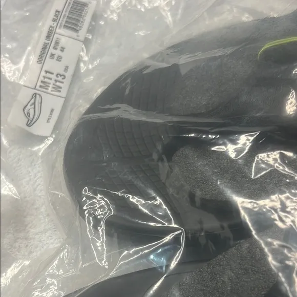 OOFOS Unisex Black Sandal W14/ M11