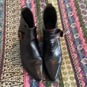 Ost Black Leather Ankle Boots Sleek Formal Design