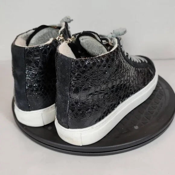 P448 F9 Star Black skate shoes reptile embossed Women's Size 9US / 39 EU