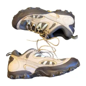 Patagonia Women's Llama Brown Vibram Sole Hiking Shoes