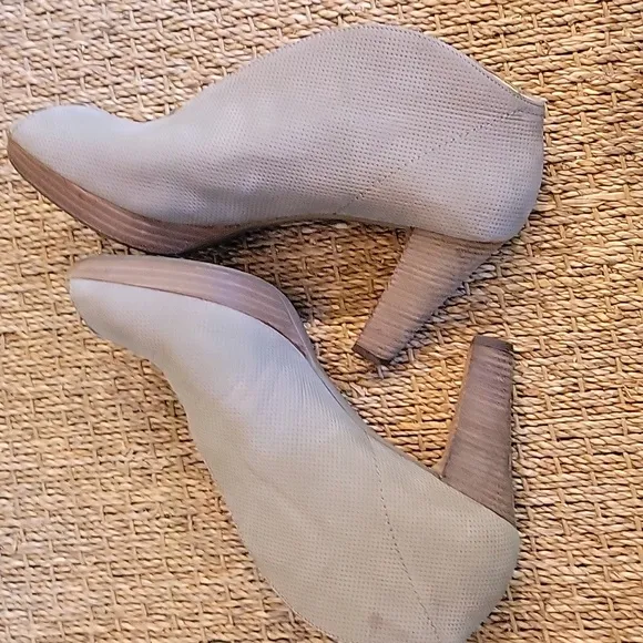 Paul Green Peeptoe Tan Heeled Suede Heeled Boots Size 9.