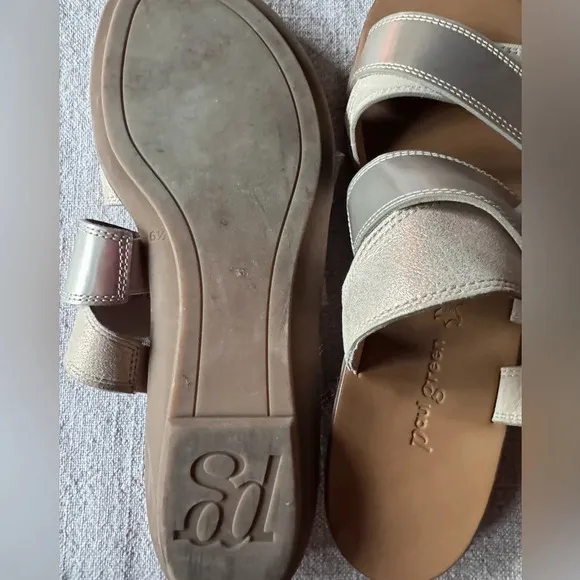 Paul Green Venice champagne metallic leather sandals US size 9