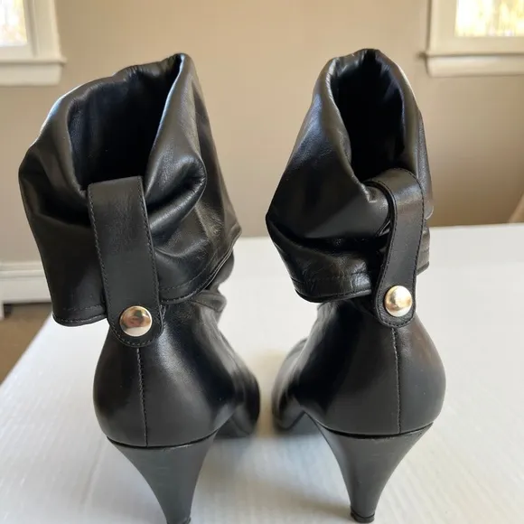 Pazzo Size 8.5 Leather Black Boots Folded Point Toe Pull On Heel