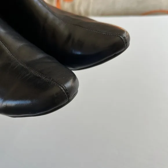 Pazzo Size 8.5 Leather Black Boots Folded Point Toe Pull On Heel