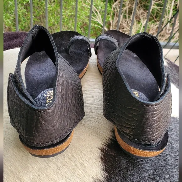 Pedro Garcia Black Textured Sandals Sz 36.5 Or 5.5