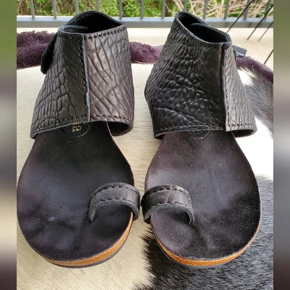 Pedro Garcia Black Textured Sandals Sz 36.5 Or 5.5