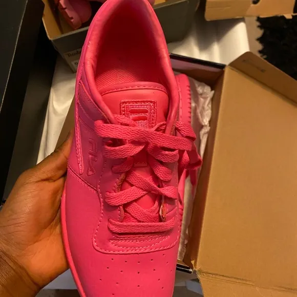 Pink Filas 💕 very nice condition.