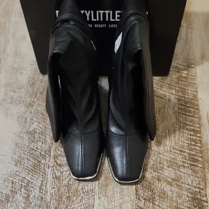 PrettyLittleThing Silver and Black Heeled Boots with Smooth Vamp