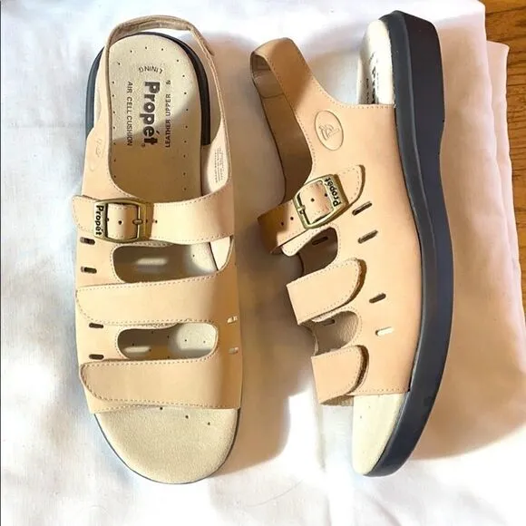PROPET TAUPE LEATHER SANDALS.  NEW