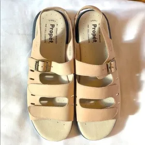 PROPET TAUPE LEATHER SANDALS.  NEW