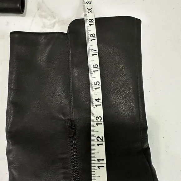 R2 Nova black boots - women’s size 7 1/2