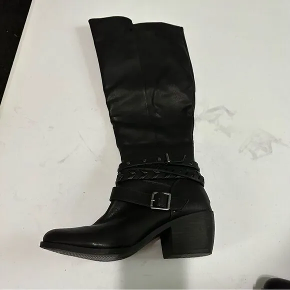 R2 Nova black boots - women’s size 7 1/2