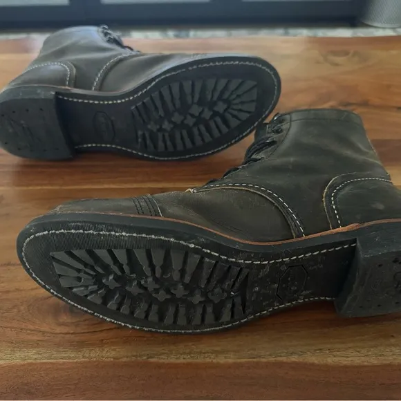 Red Wing Brown Leather Work Boots Cap Toe Design