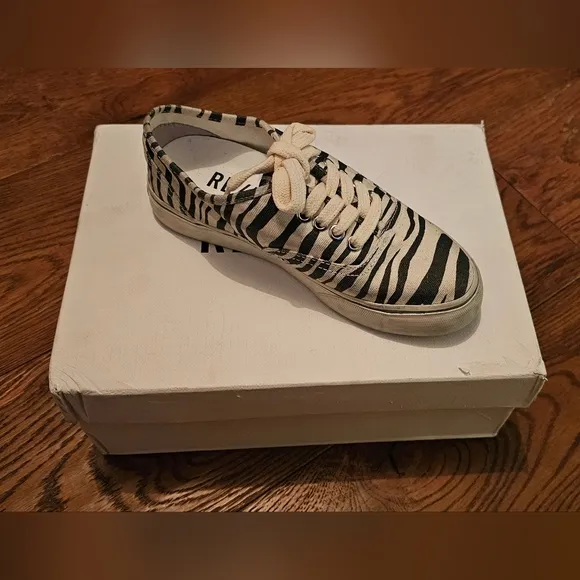 RE/DONE x Petra Zebra Print Low Top Skate Sneakers – Size 35 (US 5,5)
