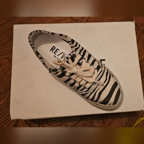 RE/DONE x Petra Zebra Print Low Top Skate Sneakers – Size 35 (US 5,5)