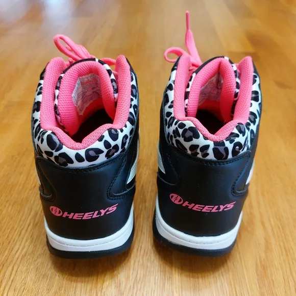 Reebok   HEELYS Youth Kids BB4500 Mid Top Wheels Skate Sneaker Shoes