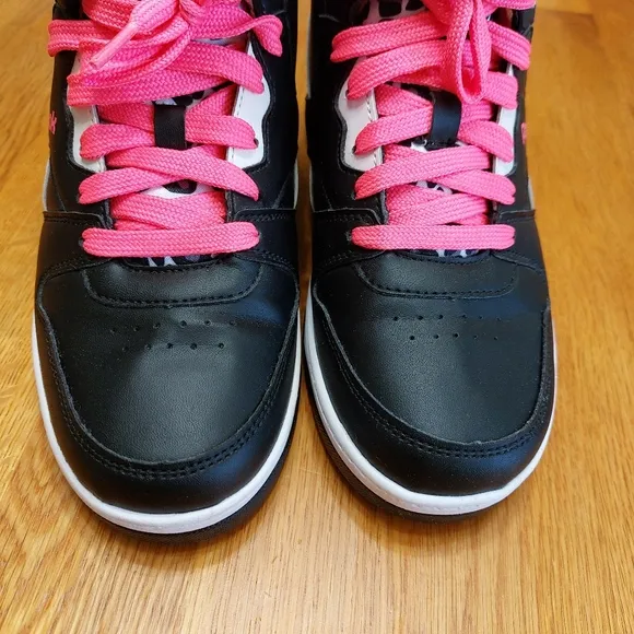 Reebok   HEELYS Youth Kids BB4500 Mid Top Wheels Skate Sneaker Shoes