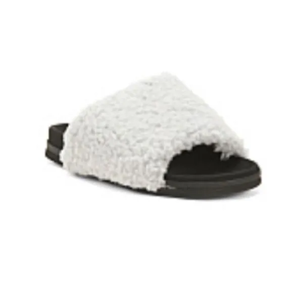 ROAM Cozy Fuzzy Slide Sandals in Black and Light Gray