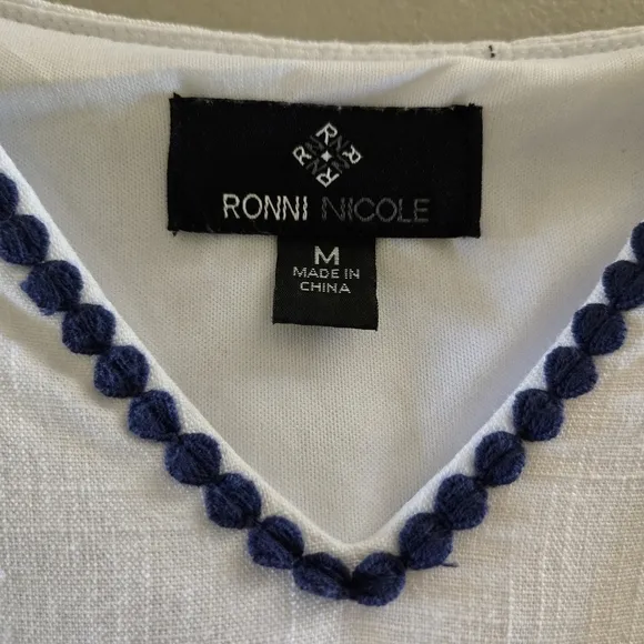 RONNI NICOLE Patch Tired Above the knee dress Blue White Size Medium