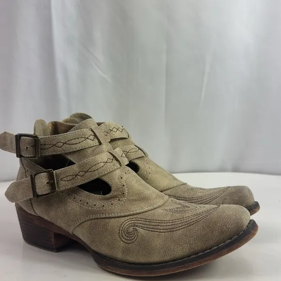 Roper Willa Fashion Beige Buckle Snip Toe Women's Ankle Boots
