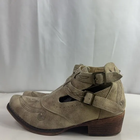 Roper Willa Fashion Beige Buckle Snip Toe Women's Ankle Boots