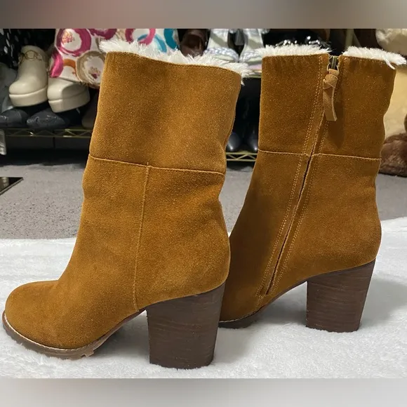 SAKS FIFTH AVENUE BOOTS 6M