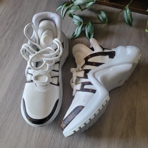 Sale🎉 Stylish Sneaker White Shoes Size 5