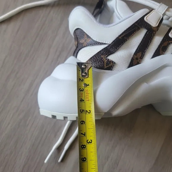 Sale🎉 Stylish Sneaker White Shoes Size 5