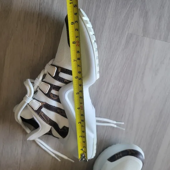 Sale🎉 Stylish Sneaker White Shoes Size 5