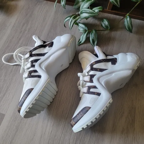 Sale🎉 Stylish Sneaker White Shoes Size 5