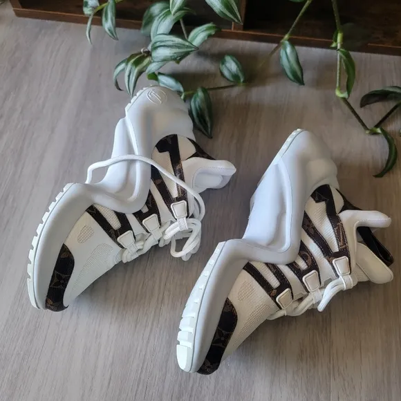 Sale🎉 Stylish Sneaker White Shoes Size 5