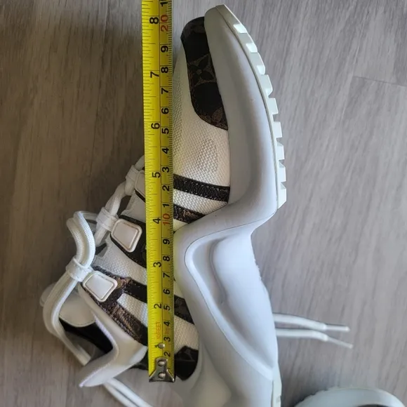 Sale🎉 Stylish Sneaker White Shoes Size 5